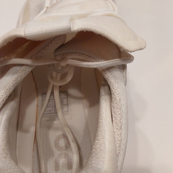 ON CLOUDNOVA UNDYED 9W BRAND NEW - Picture 5 of 5